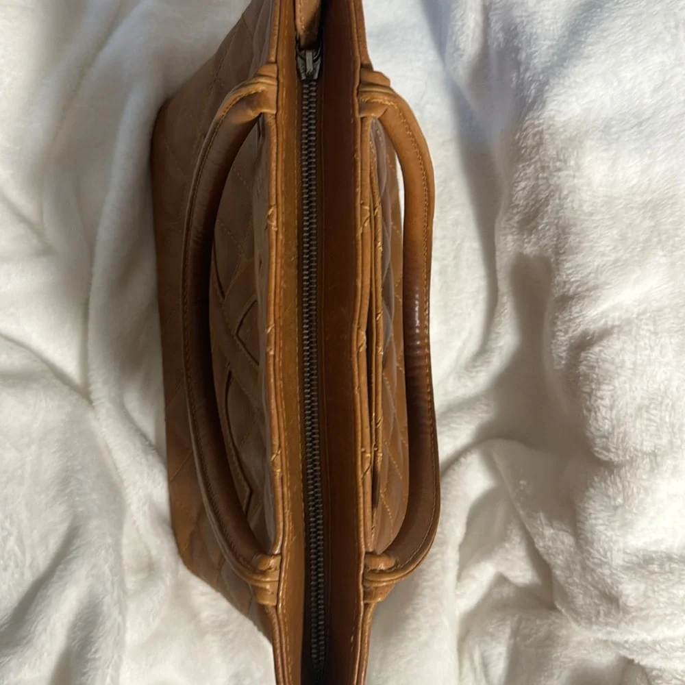 ❤️ SOLD ❤️ 👜 Authentic Chanel Caviar Quilted Medallion Tote (Brown) - Picture 14 of 17